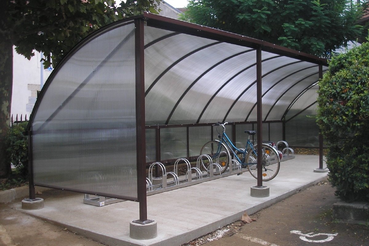 Abri 2 roues à toit arrondi pour vélos, motos, scooters - Série AR - Poteaux métalliques et bardage polycarbonate_2