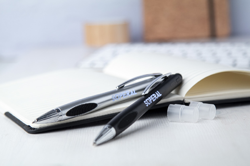 Stylo à bille stylet en plastique avec clip métallique - lampe LED pour marquage gravure - encre bleue_2