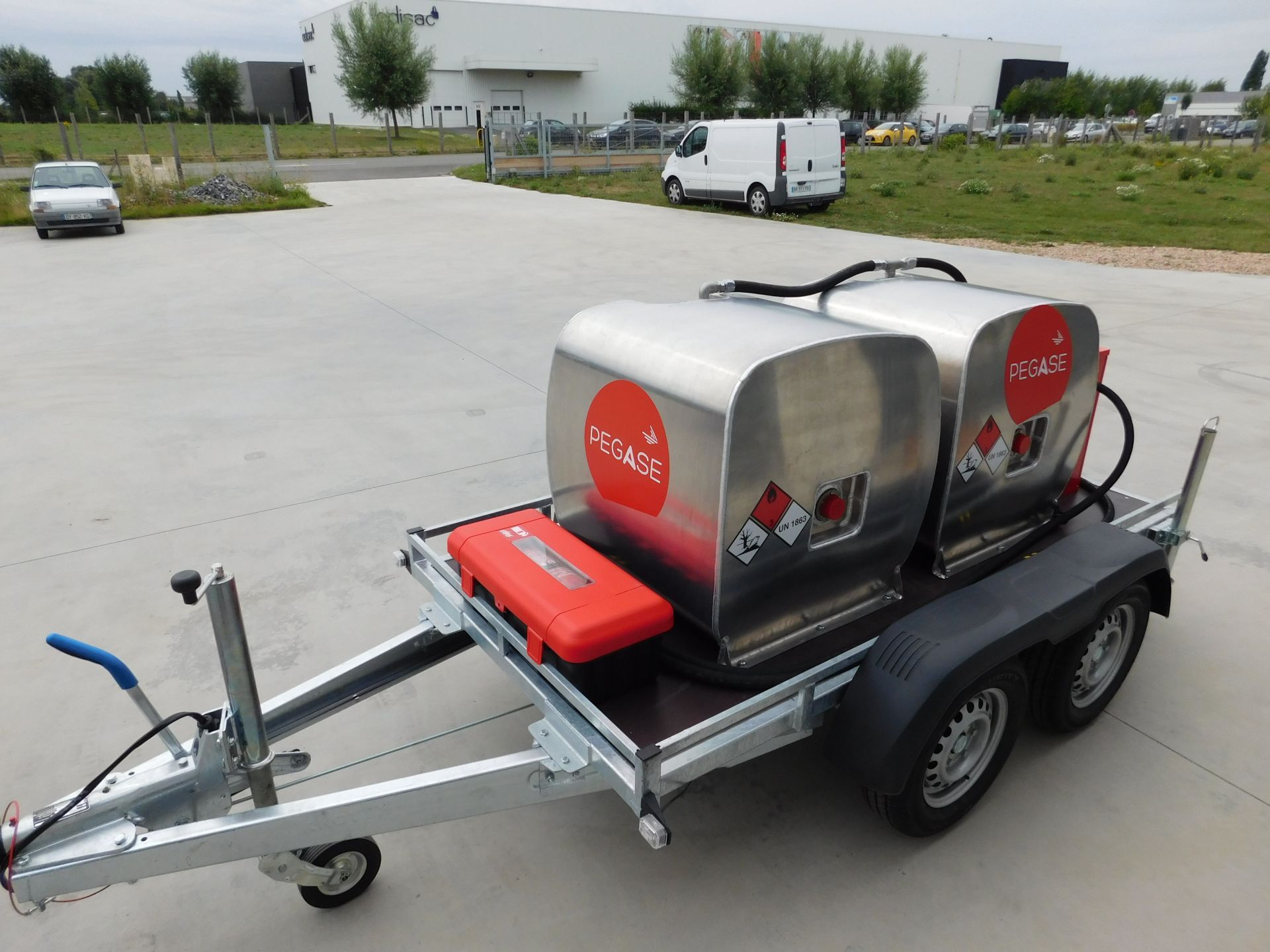 Remorque carburant aviation 900L citerne pour JET-A1_2