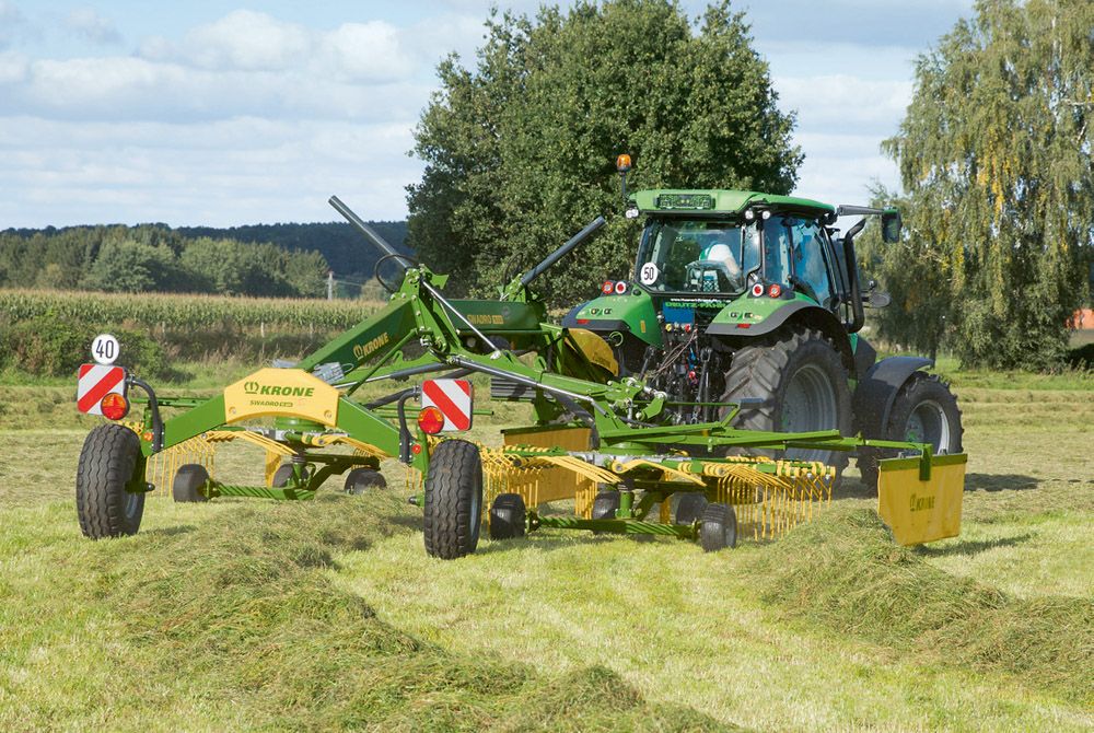 Swadro TS Twin avec bras télescopiques et toile d'andainage en option