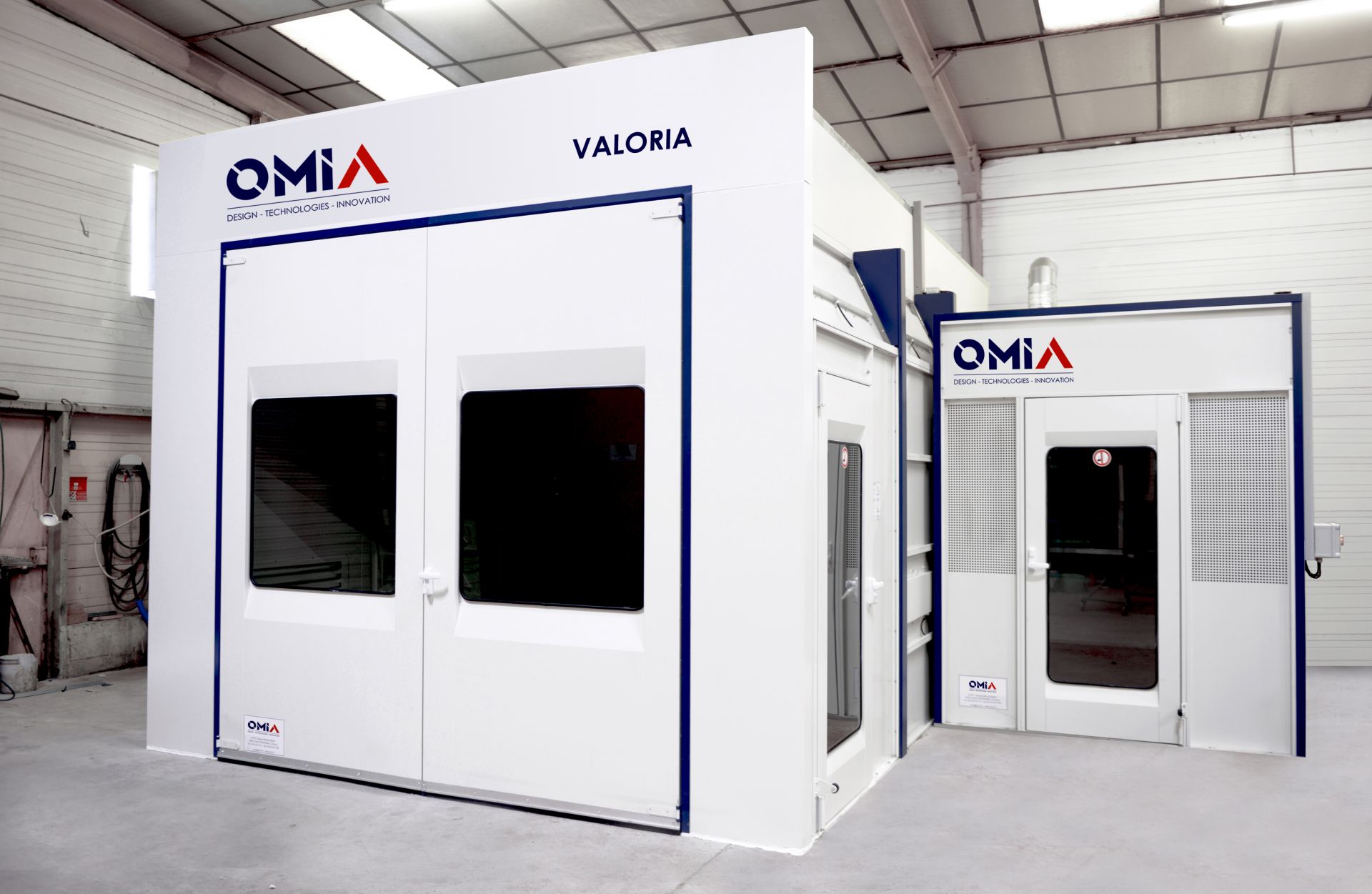 Cabine de peinture Valoria 240 et 300 - surpression équilibrée - éclairage IP54 - véhicules légers et utilitaires_2