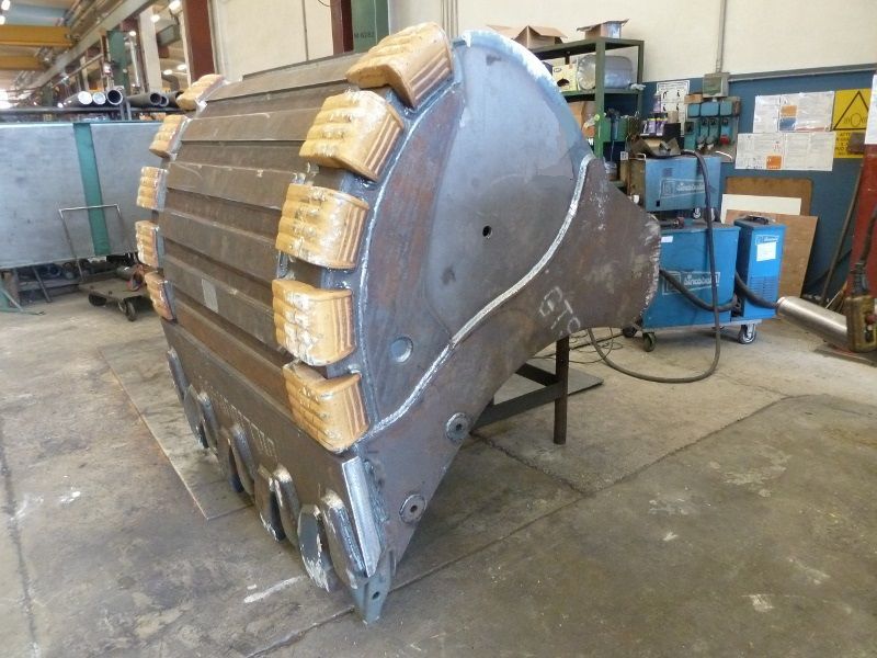 Godet carrière pour pelle jusqu'à 120 tonnes_3