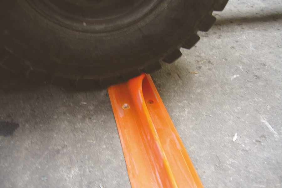 Barrière d'étanchéité fixe, pour rétention des produits dangereux, en intérieur ou en extérieur - eco-barrière_2