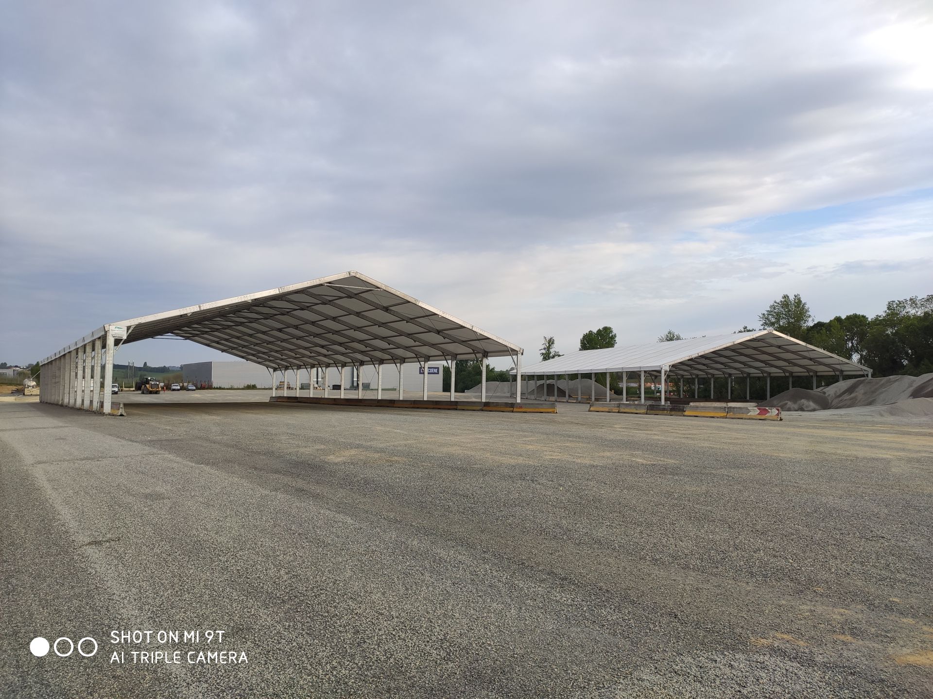 Auvent industriel pour abriter vos produits, matériaux et véhicules - Neivalu_2