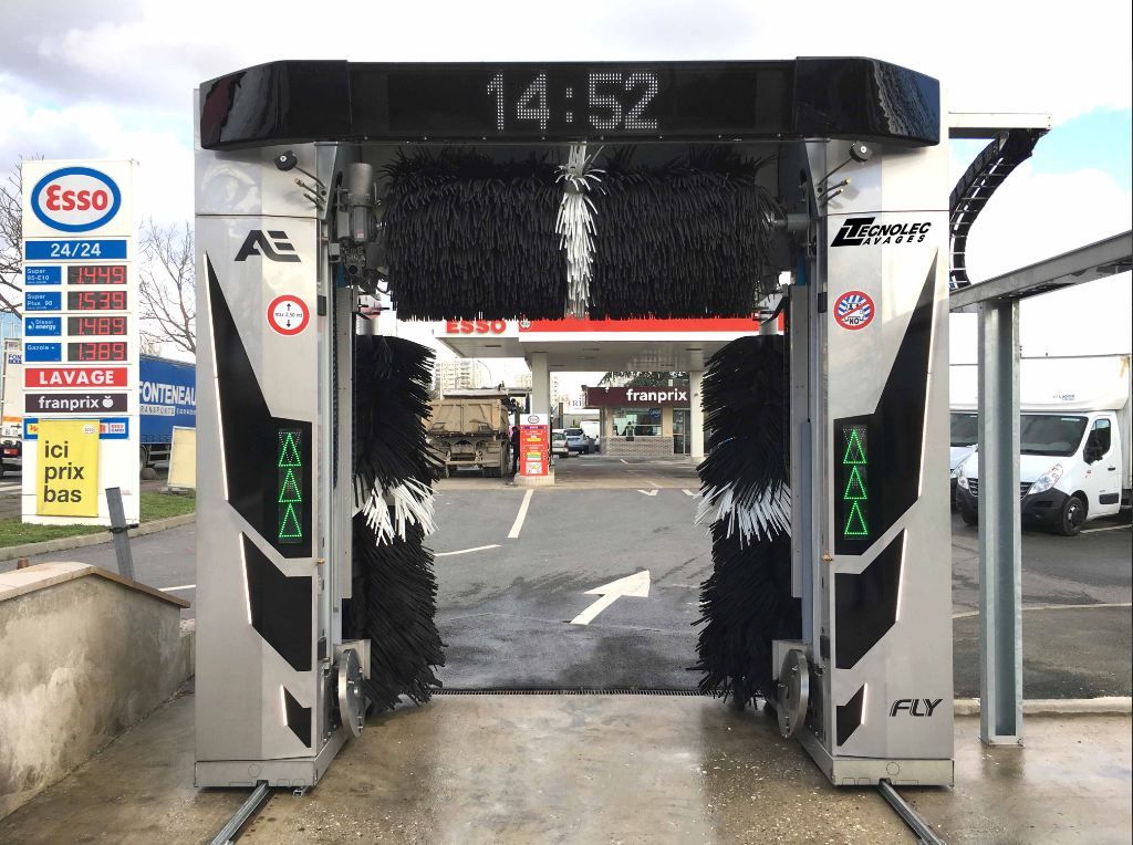Portique de lavage Fly Inox - Tecnolec - 100% inox avec 27 buses haute pression et inserts LED exclusifs_2