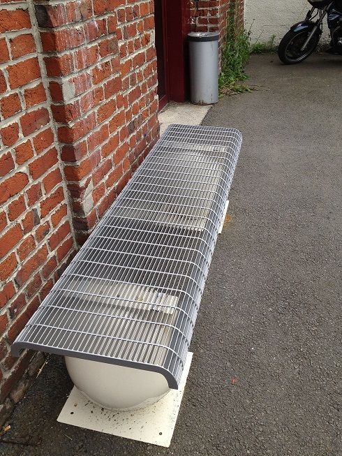 Caillebotis pressé sur-mesure pour mobiliers urbains - en acier, inox ou aluminium_2