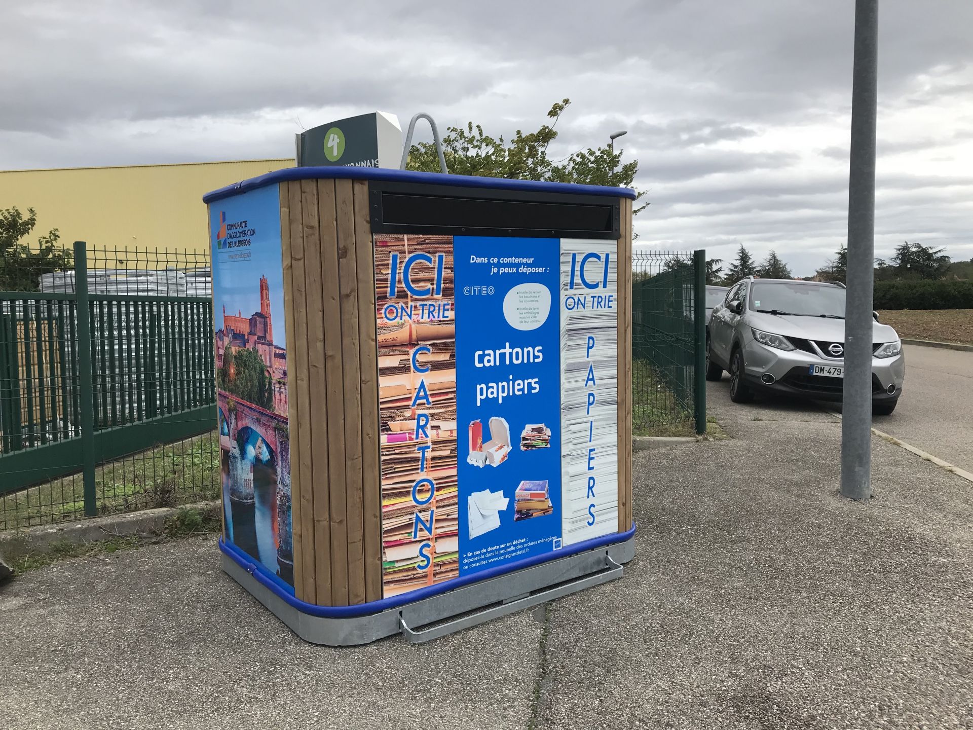 Conteneur aérien néométal d'apport volontaire_2