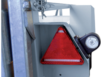 Remorque 3,5T équipée de béquilles arrière coulissantes et garde-boue monobloc