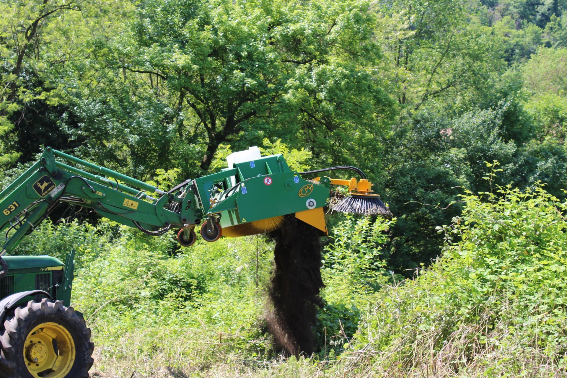 Godet balayeur ramasseur pour chariot élévateur pour télescopique_3
