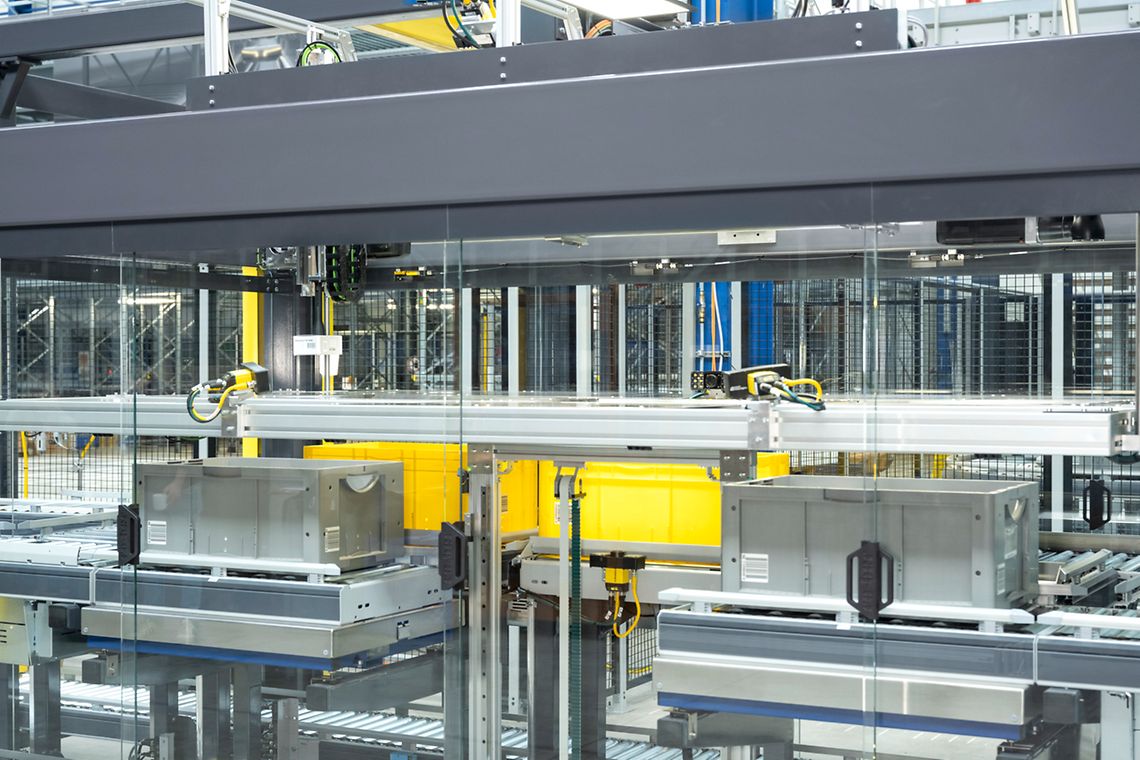 Robot préparation de commandes intelligent, rapide et fiable  - SSI PIECE PICKING_2