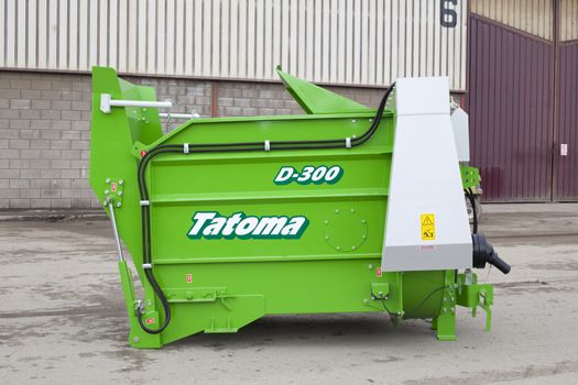 D-300 et D-600 pailleuse agricole - Grupotatoma - turbine avec couteaux - hauteur max. 2,25m/2,55m_2