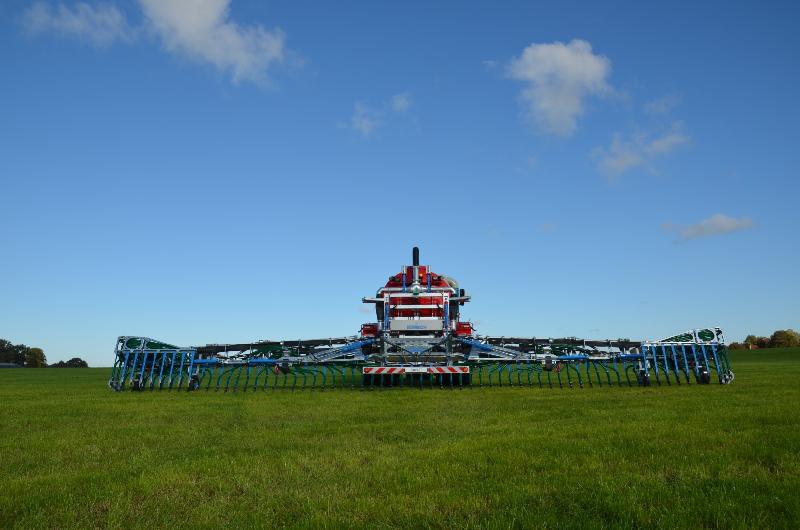 Système pliable Trac-Pack avec largeur de transport de 2,99 m