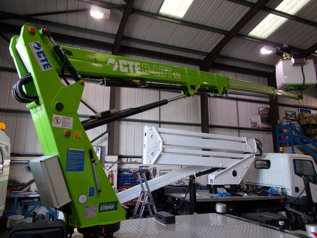 Camion nacelle B-Lift 17 E - CTE - 16,6 m - Bras télescopique à 3 éléments et rotation 400°_2