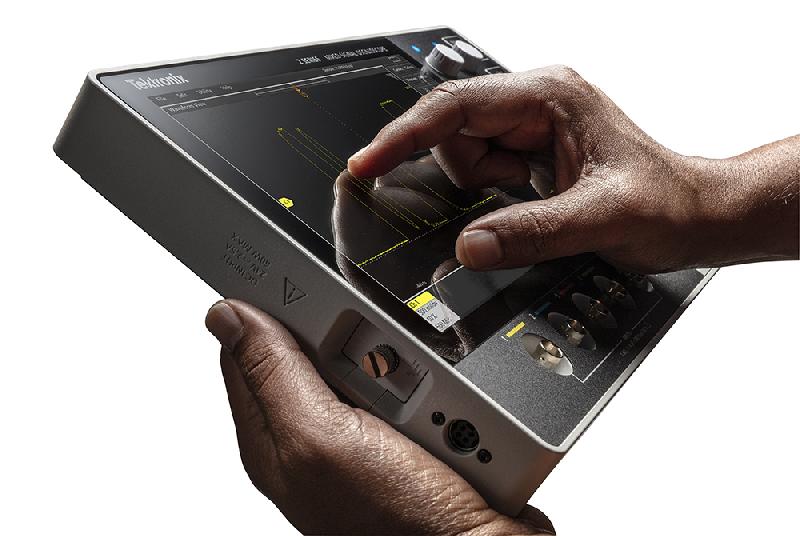Oscilloscope numérique Tektronix MSO24-2-BW-200 - 4 voies, 200 MHz, 16 entrées logiques, mémoire 10 Mpts, écran tactile 10,1''_2