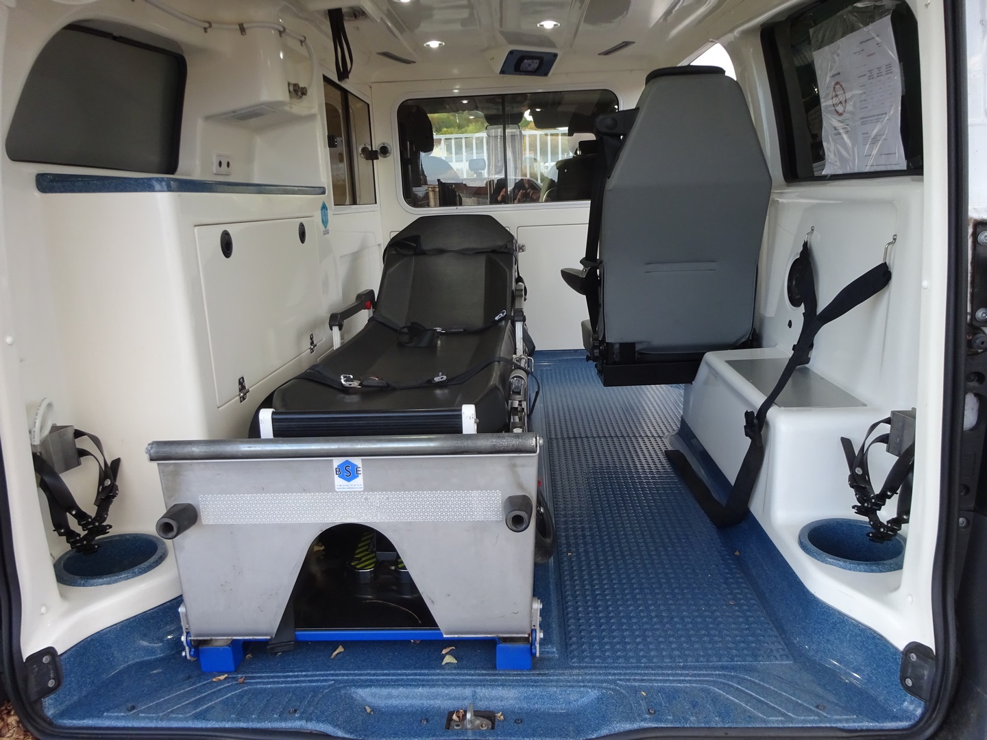 Ambulance Mercedes d'occasion conforme à la norme EN1789