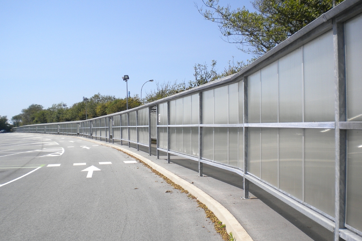 Passage couvert à toit arrondi - Série ATE - Sur mesure avec bardage sur les deux longueurs_2