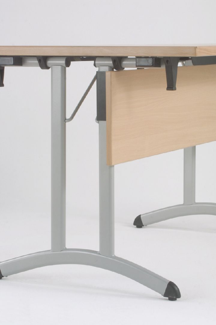 Table pliante ergonomique et durable pour environnements professionnels_2