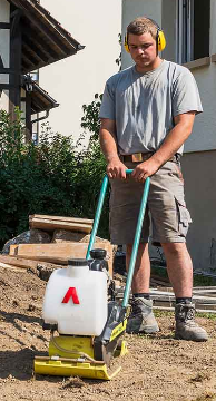 Plaques vibrantes Ammann APF 1033 - compacteur léger et compact pour petits chantiers_2