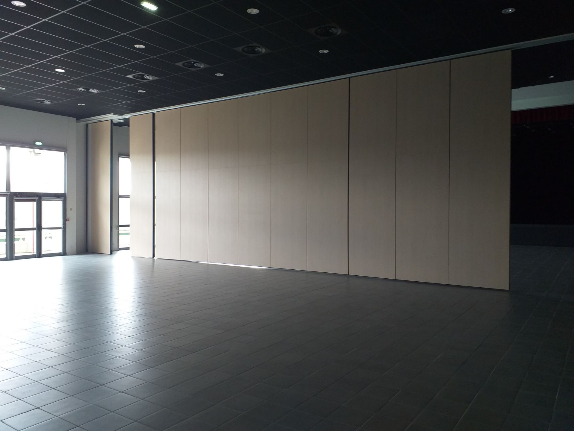 Cloison mobile acoustique de 39 à 60 rwdb panneaux pleins ou vitrés_3