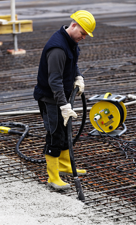 Aiguille vibrante wacker neuson alimentée par un convertisseur de fréquence externe_2
