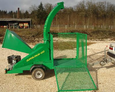Broyeur de branches  autonome  à 4 ou 6 couteaux radiaux de 150 mm  avec moteur thermique et automoteur - SUPER-PAIN 450 option T / option G avec moteur essence_2