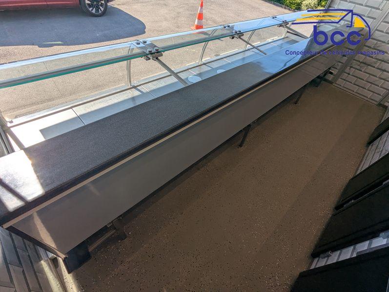 Camion marché boucherie 4m50 – Vitrine bombée BCC + réserve réfrigérée – 1146_2
