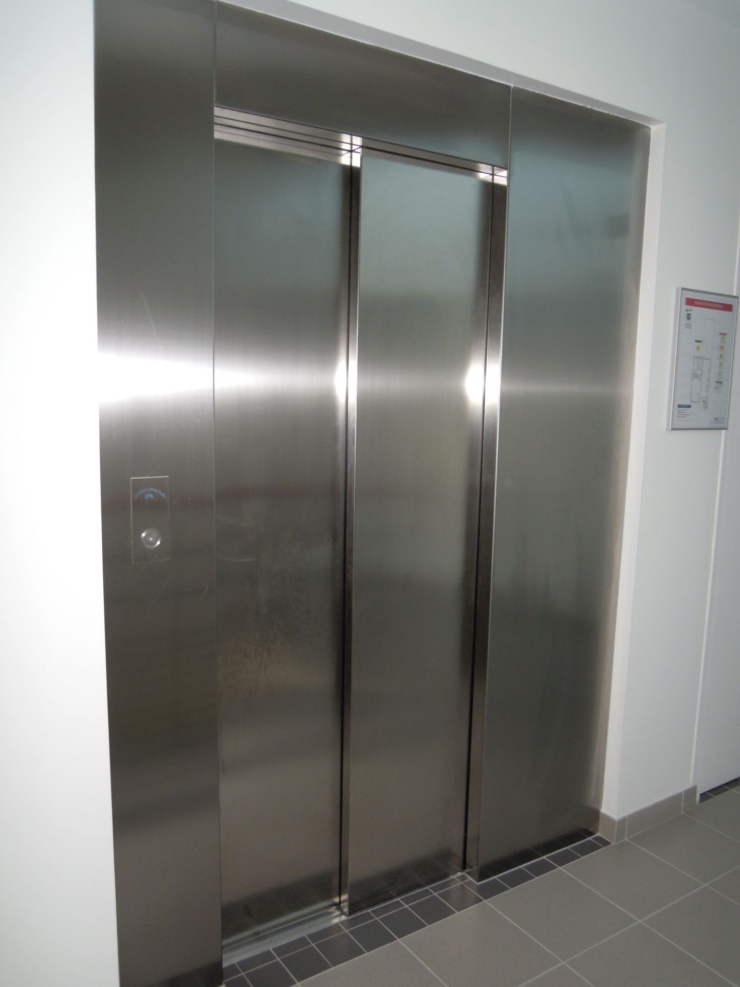 Ascenseur hydraulique raloe_2