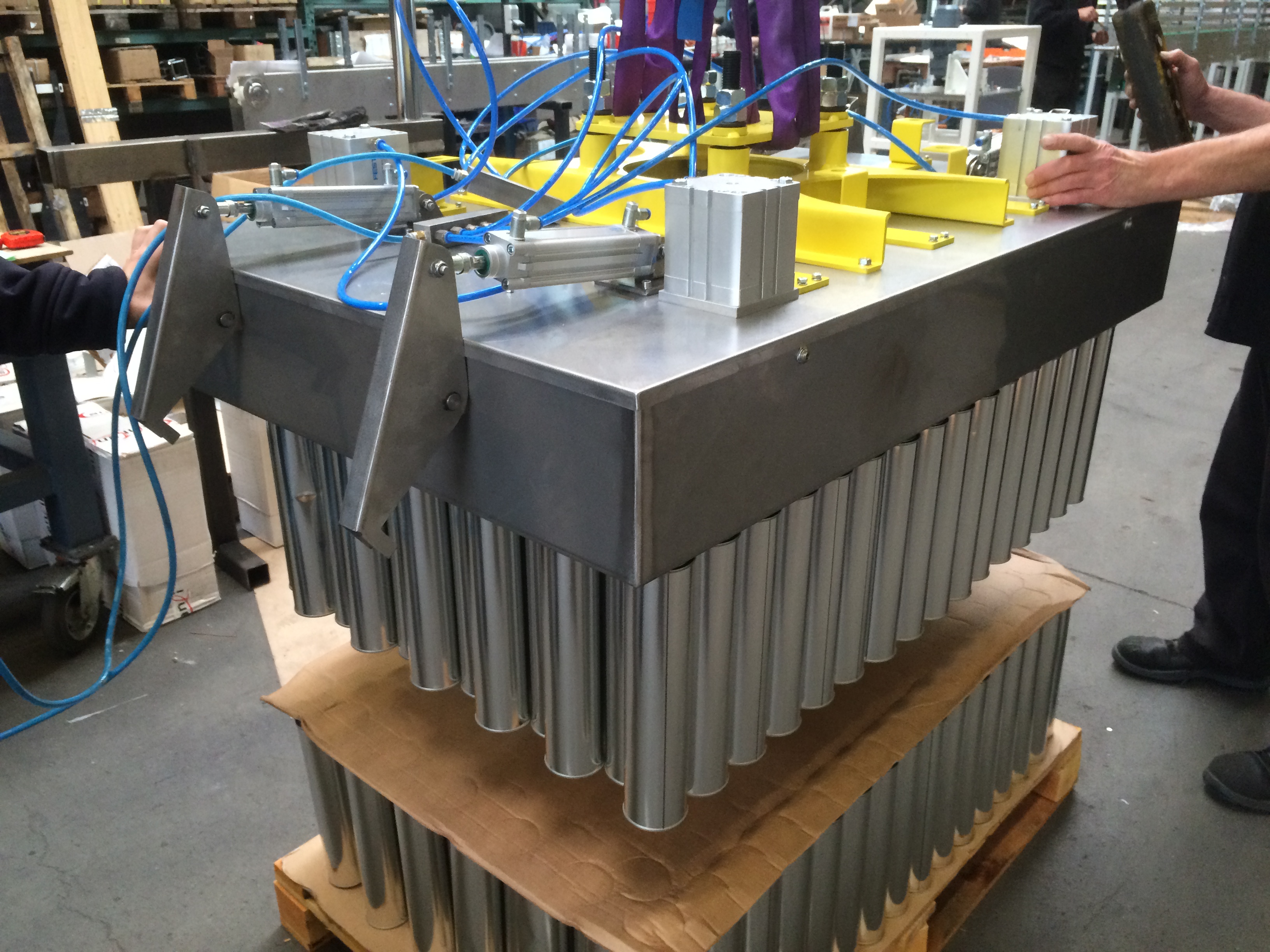 Palettiseur/Dépalettiseur magnétique stable - prise de boîtes, pots, bouteilles en verre avec capsule - manuel ou pneumatique_3