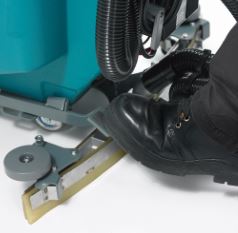 Autolaveuse accompagnée à batterie, pression de brossage de 23 kg - TENNANT T2_2