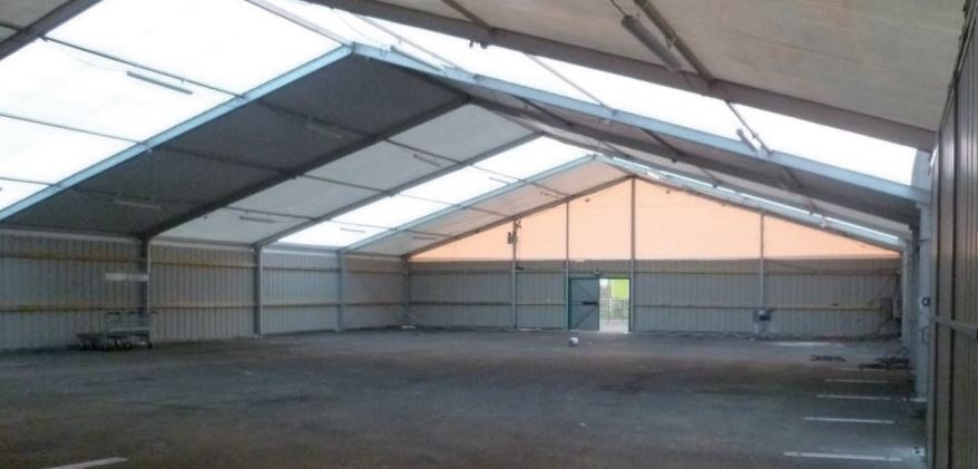 Tente de stockage fermée en aluminium - couverture multi-éléments - 20 x 25 x 3 m - ancrage au sol avec platine_2