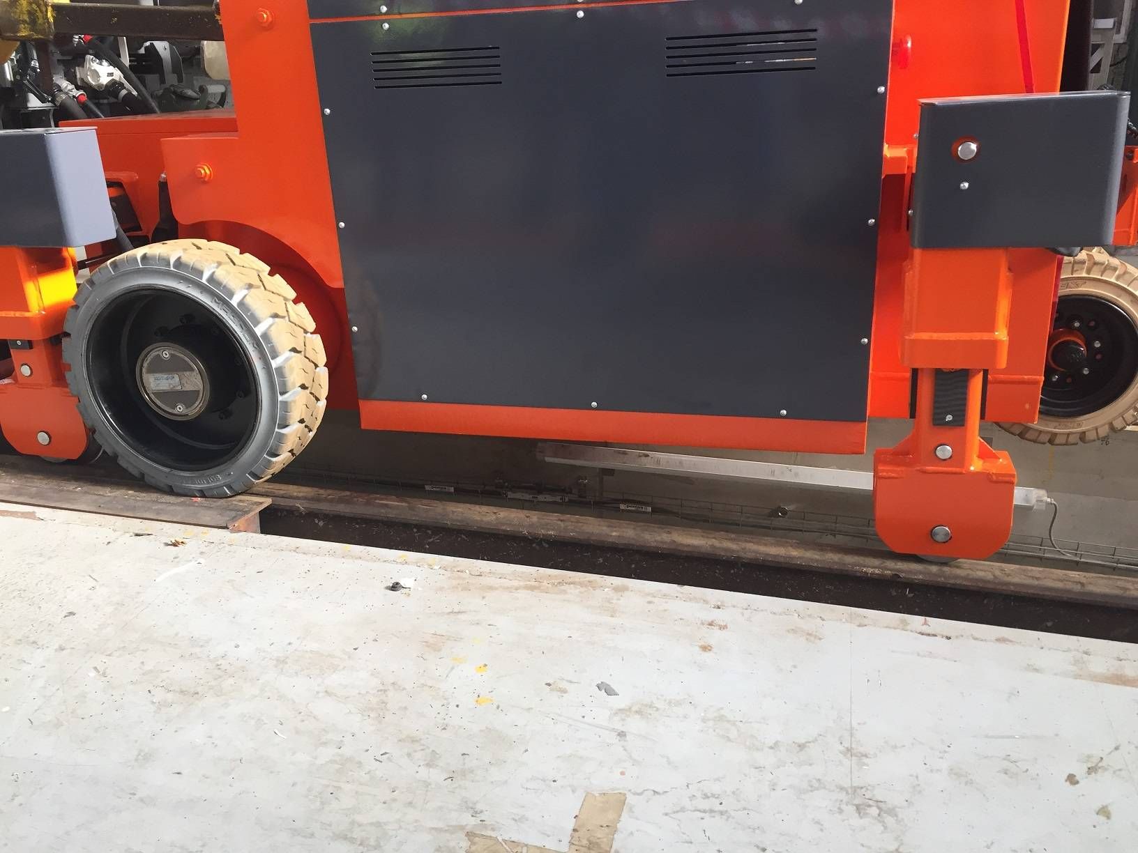 Mobilitrac 60 f - tracteur pousseur - mobilev cranes - capacité 60000 kg_2