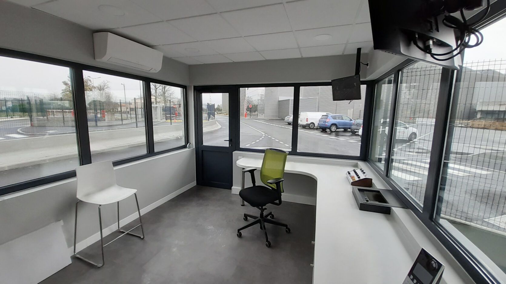 Guérite de sécurité CARAPACE - Anti-effraction CR4 - Pare-balles FB4, FB6, FB7 - Fabriqué en France - Outdoor - Rupture de pont thermique_2