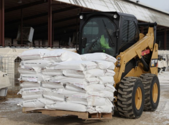 Chargeurs compacts rigides sur pneus caterpillar 242d_2