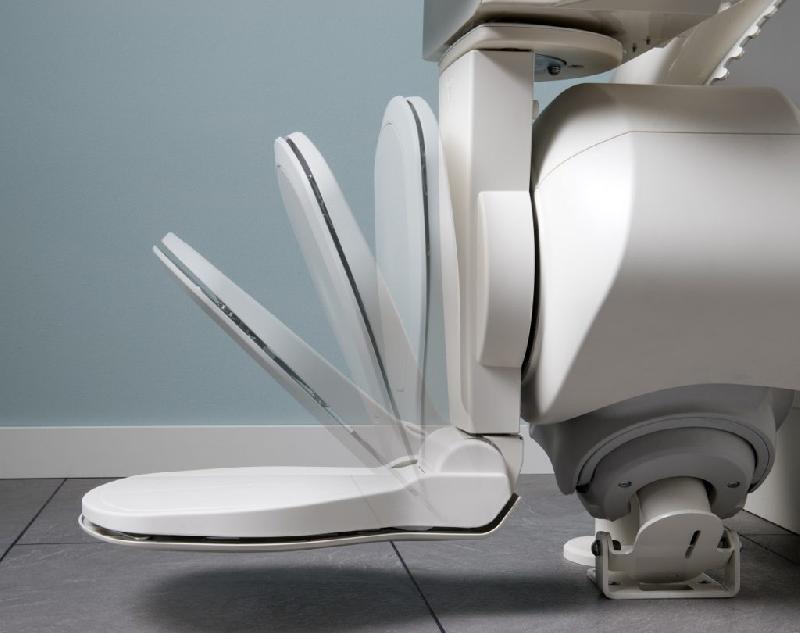 Fauteuil monte-escalier tournant - rail le plus fin au monde, design moderne  - Otolift Air_2