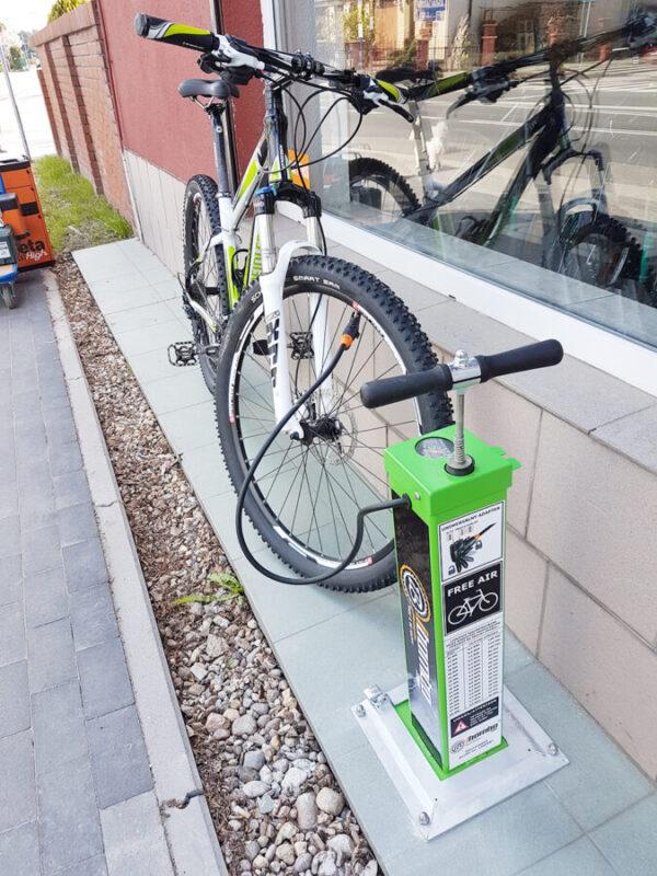 Station de gonflage vélo avec manomètre - Acier galvanisé ou inox - Options antivol et support vélo - PRS-SV1_2