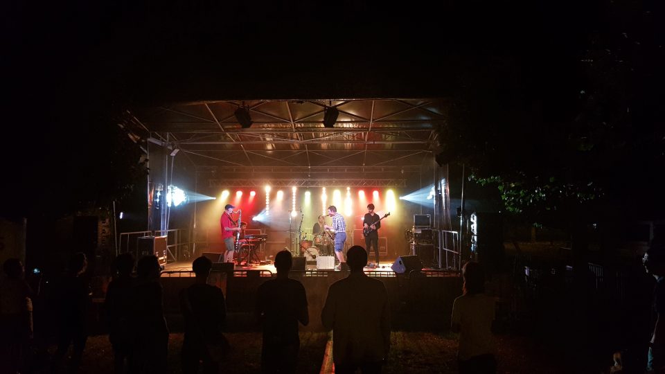 Scène mobile compacte, simple et économique - MOV'IN 36 - 36 m² pour petits festivals et événements_2