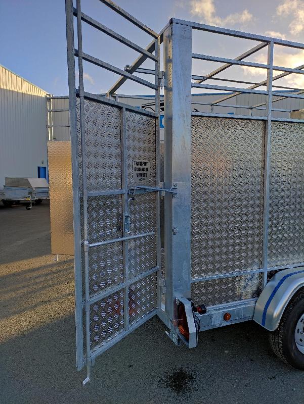 Remorque pour transport d'animaux - 3/4 places - 3,15 x 1,90 x 2,00 m - 3500KG - MAGNUM VAN BOVIN CORSICA_2
