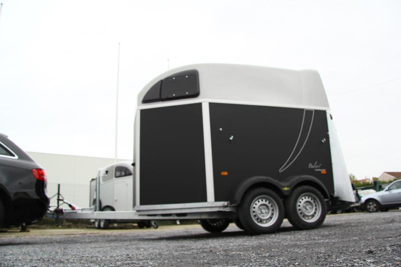 Van 2 places pour chevaux - humbaur - balios_2