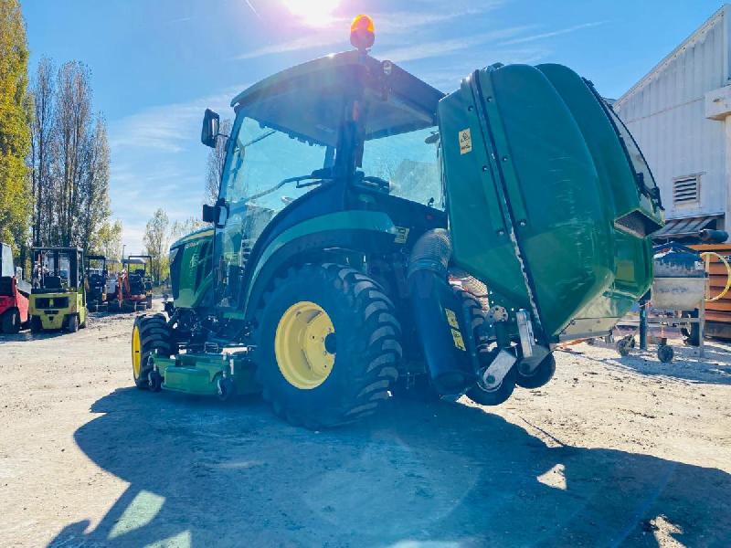 John Deere 2038R avec plateau de coupe et bas de ramassage_2