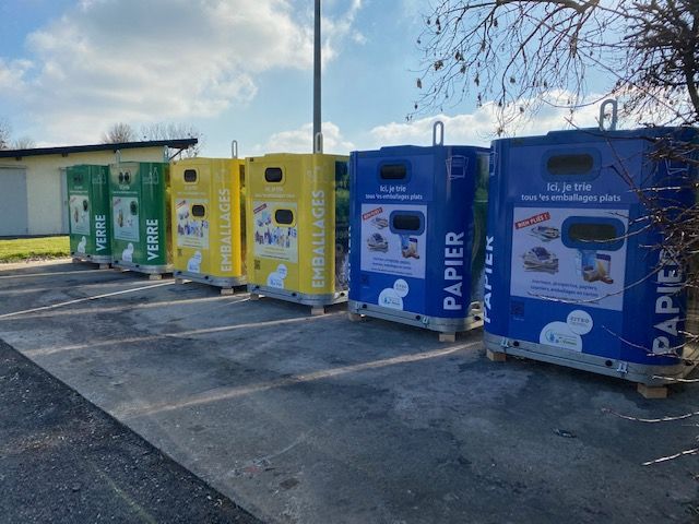 Conteneur aérien équipé d'un système optionnel de lutte contre le feu