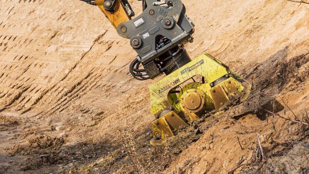 Plaque de compactage adaptable pour pelle 12 à 40 tonnes - Ammann France - APA 100/88 2M - Largeur 880 mm_2