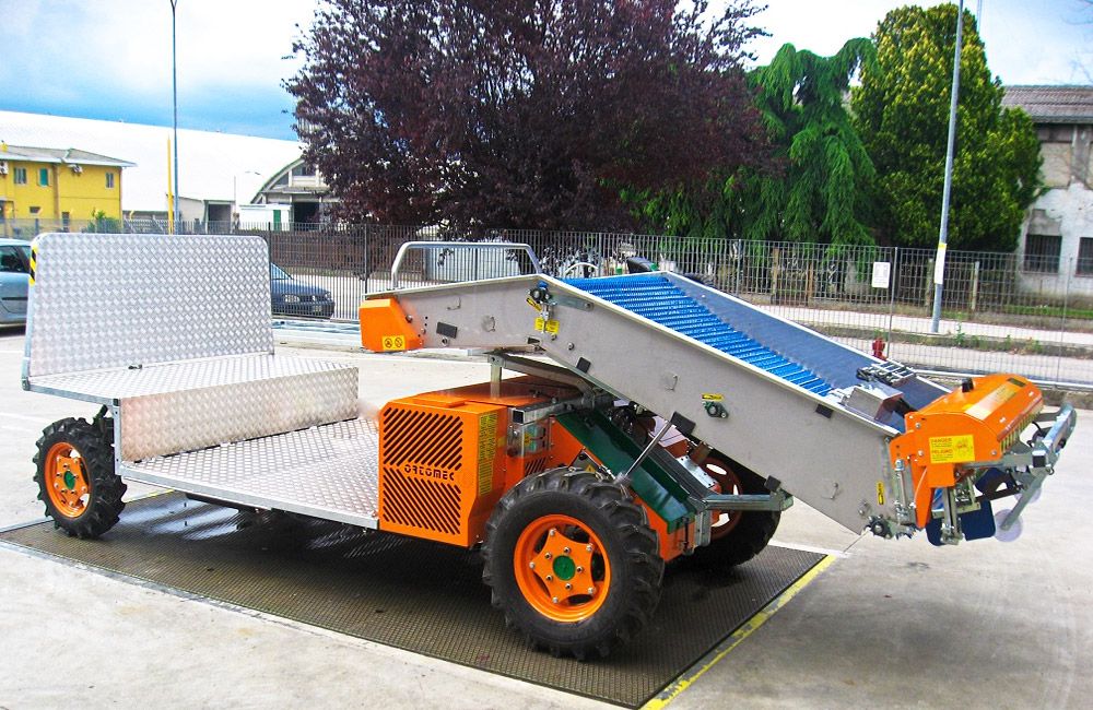 Récolteuse de légumes automotrice 8200 Herbex - Ortomec SRL - largeur de tête 130 à 180 cm_2