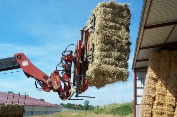 Manipulateur rotatif 180° pour balles rectangulaires compatibles chargeurs