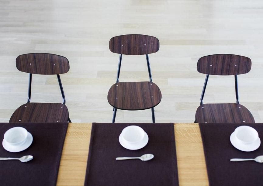 Chaise empilable Equal - 4 pieds - Structure acier chromé - Assise et dossier finition bois_2