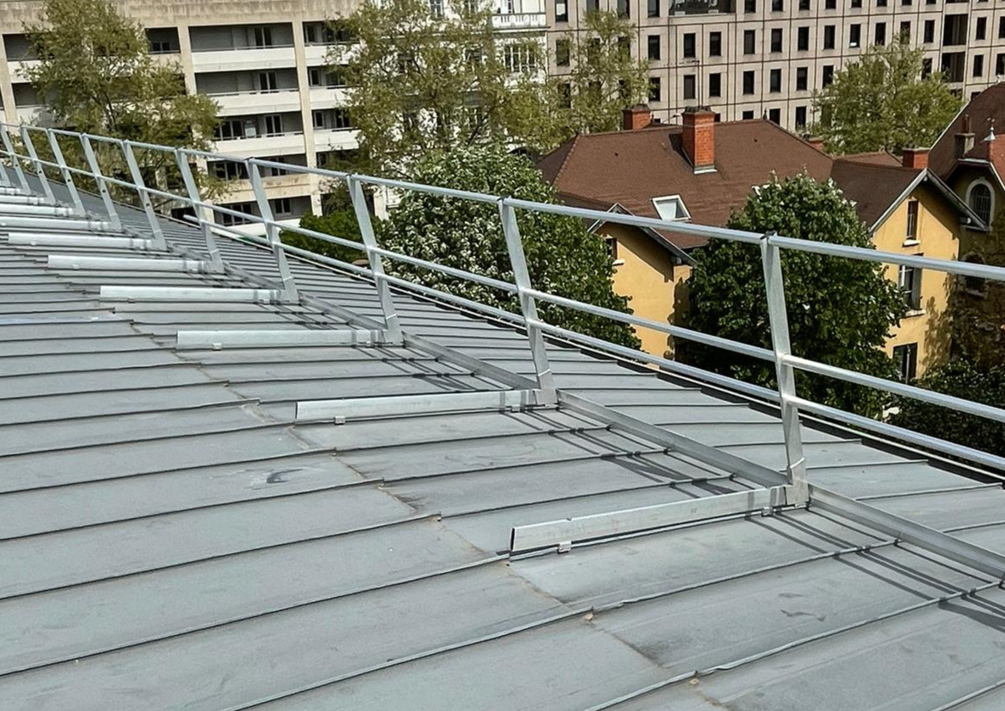 Garde corps fixe sur joint debout - montant profilé en aluminium - GM_2