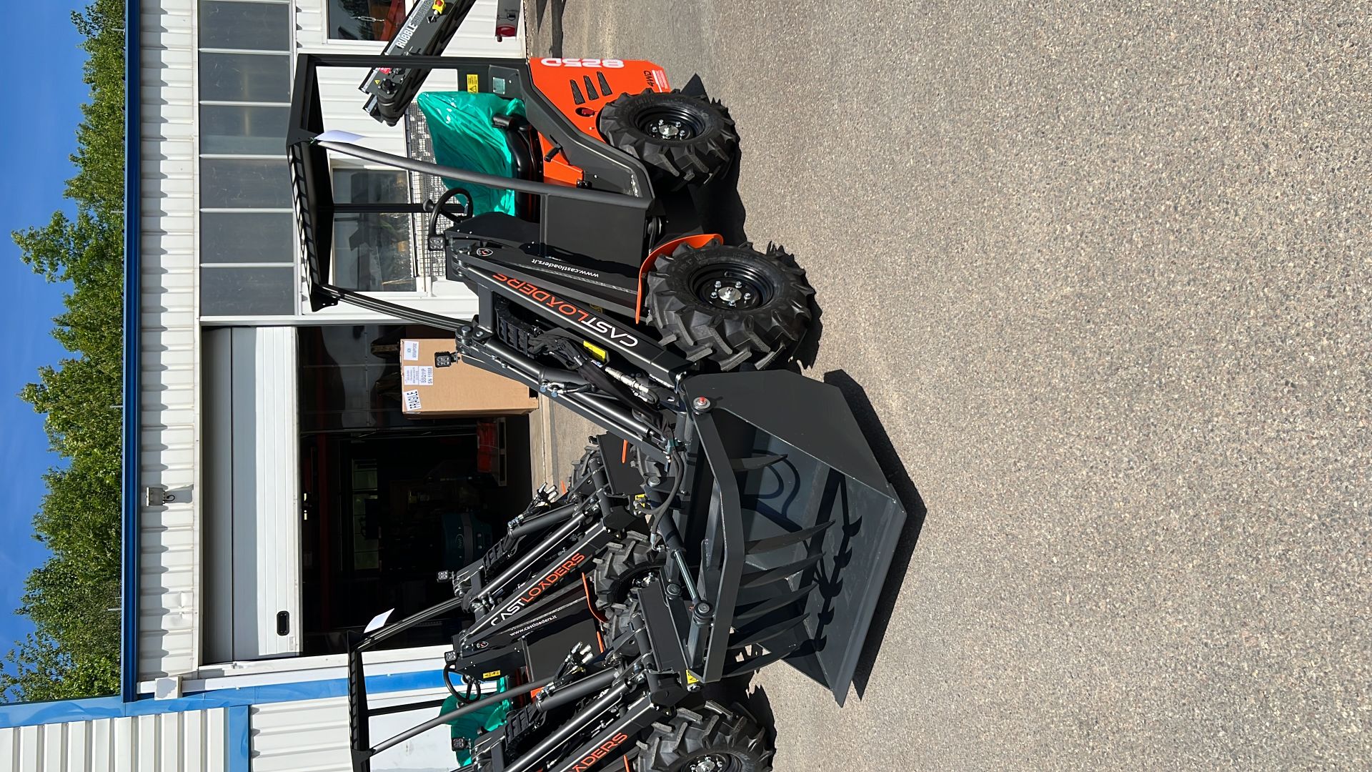 Chargeuse polyvalente pour travaux agricoles et espaces verts