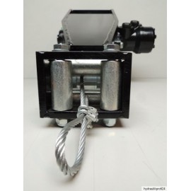 Treuil a commande electro hydraulique pour fendeuse - pelle - tracteur HECHT_2