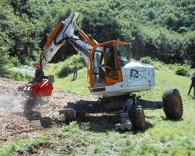 R125 pelle araignée - moteur John Deere 170 Hp - hydraulique performant - structure compacte_2