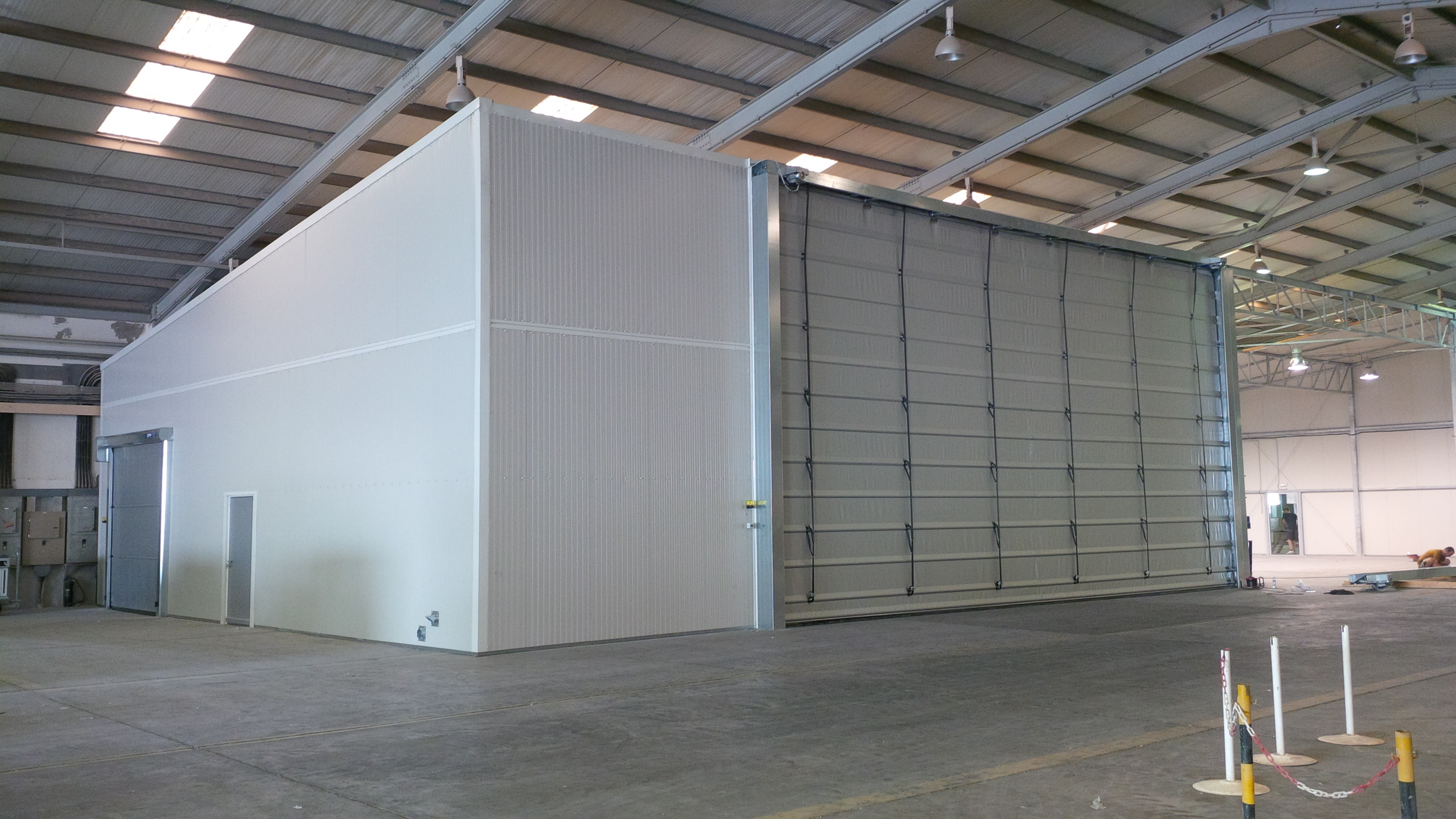 Enceinte modulaire suspendue avec hygrométrie contrôlée_2