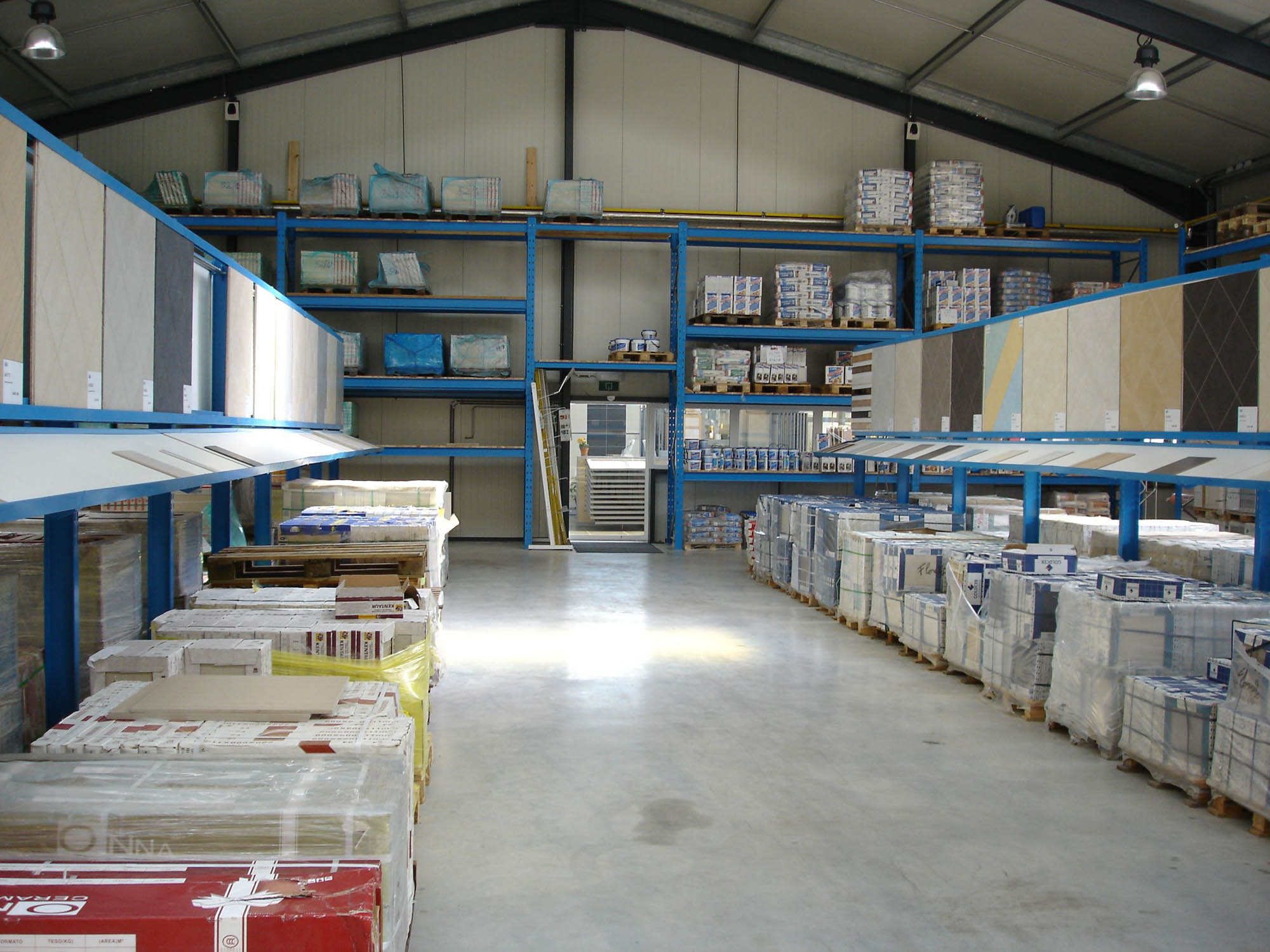 Rayonnage sapin pour carrelage complet - OHRA - robuste avec surfaces inclinées à 20° et dimensions standard_2